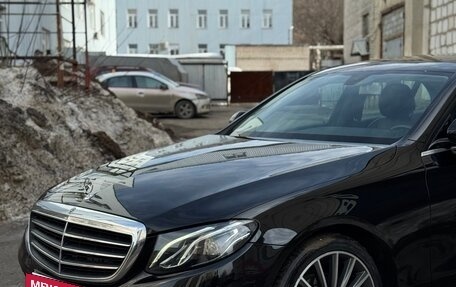 Mercedes-Benz E-Класс, 2019 год, 2 150 000 рублей, 33 фотография