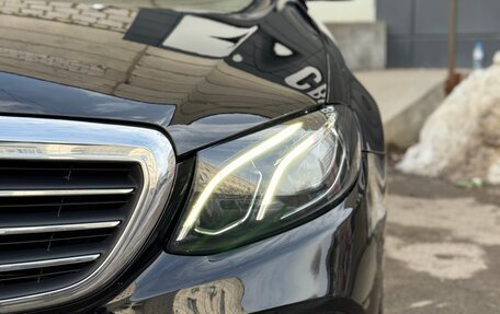 Mercedes-Benz E-Класс, 2019 год, 2 150 000 рублей, 36 фотография