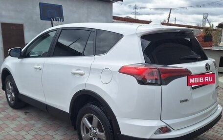 Toyota RAV4, 2018 год, 2 650 000 рублей, 4 фотография