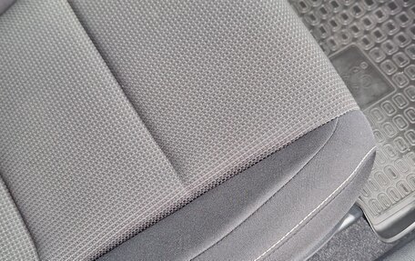 Toyota RAV4, 2018 год, 2 650 000 рублей, 21 фотография