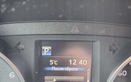 Toyota RAV4, 2018 год, 2 650 000 рублей, 14 фотография