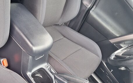 Toyota RAV4, 2018 год, 2 650 000 рублей, 22 фотография