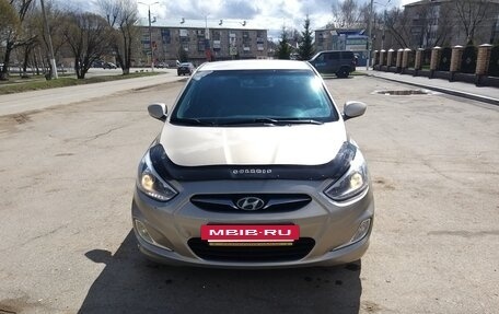 Hyundai Solaris II рестайлинг, 2014 год, 815 000 рублей, 3 фотография