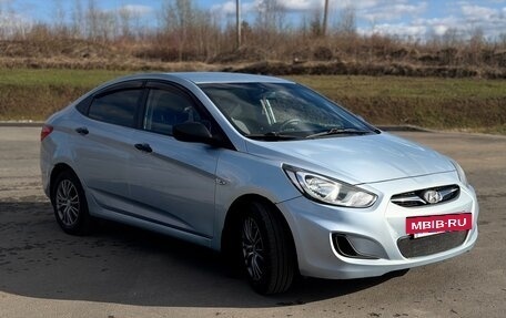Hyundai Solaris II рестайлинг, 2013 год, 687 000 рублей, 2 фотография