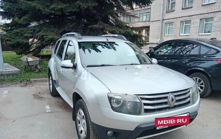 Renault Duster I рестайлинг, 2014 год, 770 000 рублей, 2 фотография