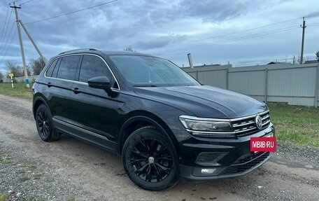Volkswagen Tiguan II, 2018 год, 2 340 000 рублей, 3 фотография