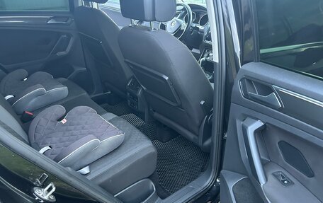 Volkswagen Tiguan II, 2018 год, 2 340 000 рублей, 13 фотография