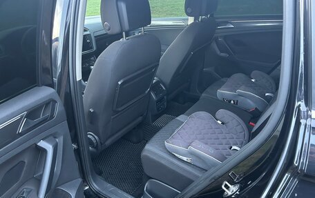 Volkswagen Tiguan II, 2018 год, 2 340 000 рублей, 14 фотография