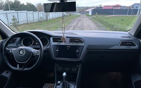 Volkswagen Tiguan II, 2018 год, 2 340 000 рублей, 15 фотография