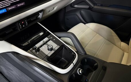 Porsche Cayenne III, 2024 год, 22 300 000 рублей, 14 фотография