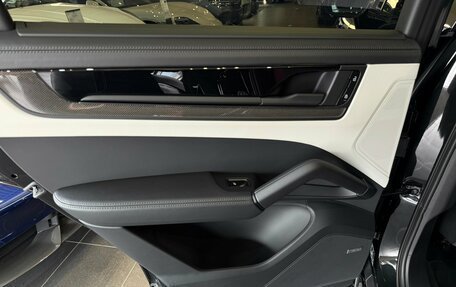 Porsche Cayenne III, 2024 год, 22 300 000 рублей, 24 фотография