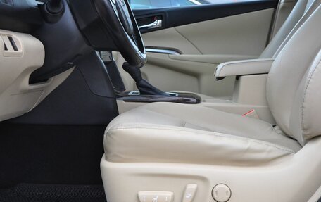 Toyota Camry, 2016 год, 1 620 000 рублей, 13 фотография