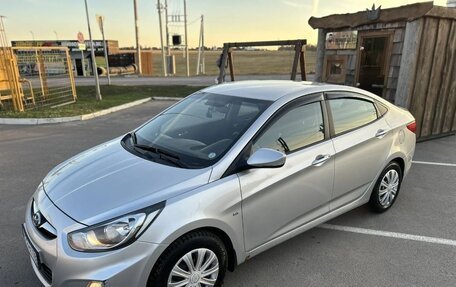 Hyundai Solaris II рестайлинг, 2011 год, 535 000 рублей, 2 фотография