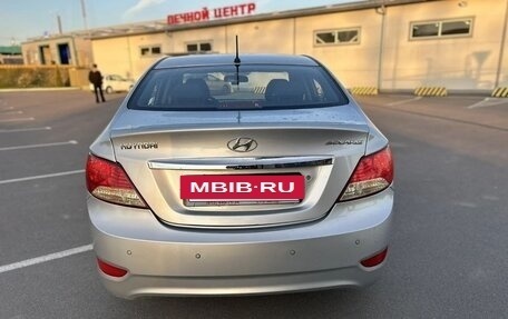 Hyundai Solaris II рестайлинг, 2011 год, 535 000 рублей, 5 фотография