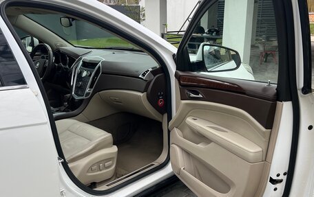 Cadillac SRX II рестайлинг, 2011 год, 900 000 рублей, 12 фотография