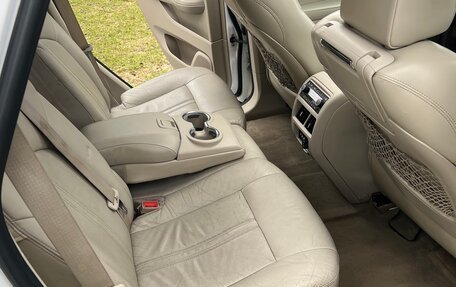 Cadillac SRX II рестайлинг, 2011 год, 900 000 рублей, 19 фотография