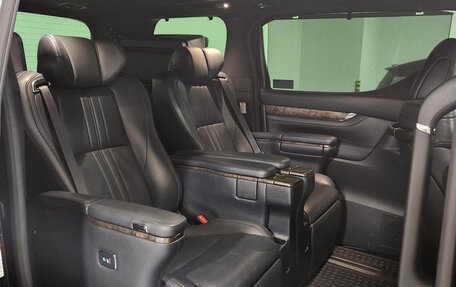 Toyota Alphard III, 2019 год, 5 900 000 рублей, 3 фотография