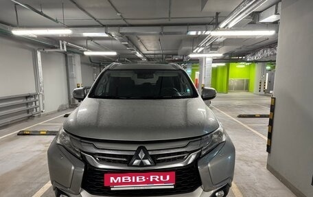 Mitsubishi Pajero Sport III рестайлинг, 2017 год, 2 800 000 рублей, 5 фотография