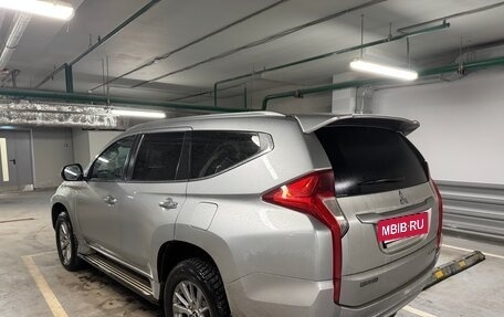 Mitsubishi Pajero Sport III рестайлинг, 2017 год, 2 800 000 рублей, 7 фотография