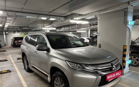 Mitsubishi Pajero Sport III рестайлинг, 2017 год, 2 800 000 рублей, 9 фотография