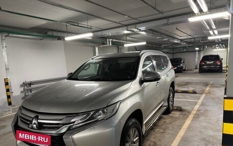 Mitsubishi Pajero Sport III рестайлинг, 2017 год, 2 800 000 рублей, 6 фотография