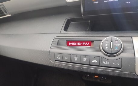 Honda Freed I, 2013 год, 1 030 000 рублей, 6 фотография