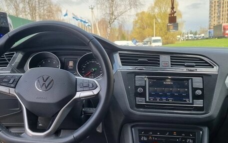 Volkswagen Tiguan II, 2021 год, 2 520 000 рублей, 10 фотография