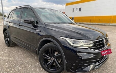 Volkswagen Tiguan II, 2021 год, 3 680 000 рублей, 38 фотография