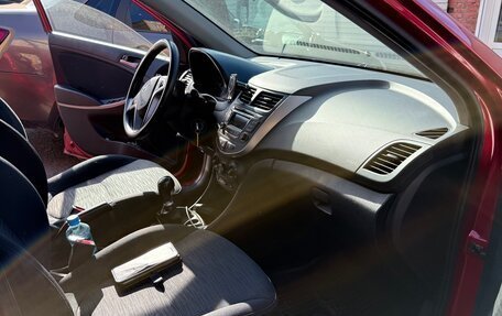 Hyundai Solaris II рестайлинг, 2016 год, 1 200 000 рублей, 12 фотография