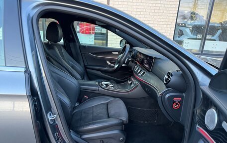 Mercedes-Benz E-Класс, 2018 год, 2 450 000 рублей, 20 фотография