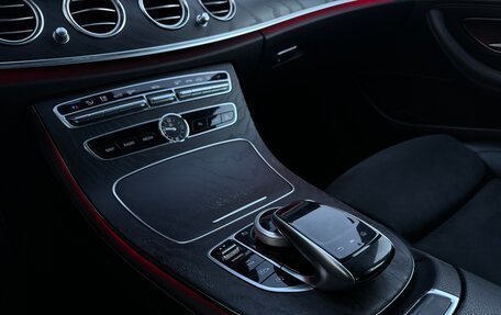 Mercedes-Benz E-Класс, 2018 год, 2 450 000 рублей, 27 фотография