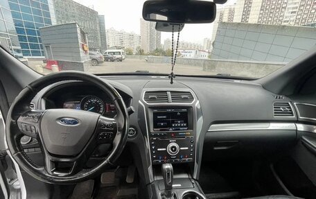 Ford Explorer VI, 2016 год, 2 400 000 рублей, 10 фотография