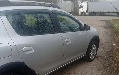 Renault Sandero II рестайлинг, 2017 год, 920 000 рублей, 3 фотография