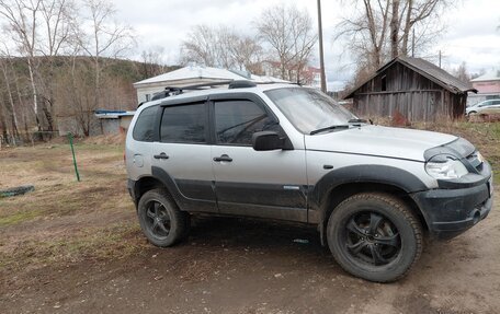 Chevrolet Niva I рестайлинг, 2011 год, 450 000 рублей, 2 фотография