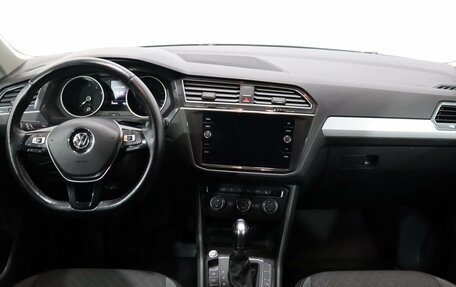 Volkswagen Tiguan II, 2018 год, 2 229 000 рублей, 13 фотография