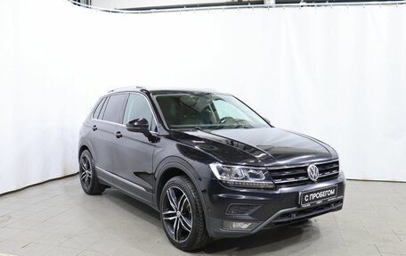 Volkswagen Tiguan II, 2018 год, 2 229 000 рублей, 3 фотография