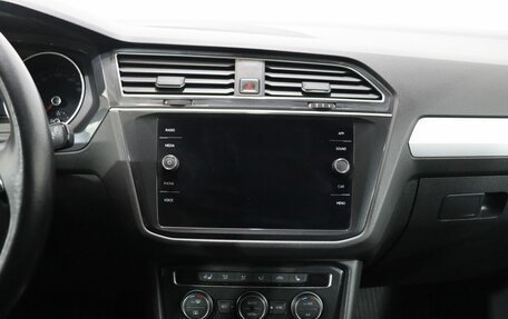 Volkswagen Tiguan II, 2018 год, 2 229 000 рублей, 19 фотография