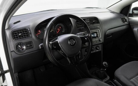 Volkswagen Polo VI (EU Market), 2017 год, 1 090 000 рублей, 10 фотография