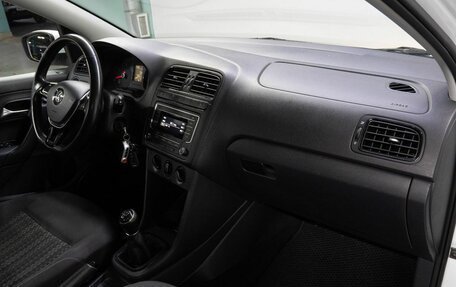 Volkswagen Polo VI (EU Market), 2017 год, 1 090 000 рублей, 15 фотография