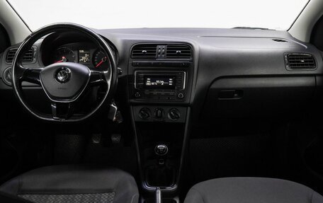 Volkswagen Polo VI (EU Market), 2017 год, 1 090 000 рублей, 17 фотография