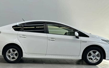 Toyota Prius, 2014 год, 1 295 000 рублей, 4 фотография