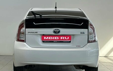 Toyota Prius, 2014 год, 1 295 000 рублей, 6 фотография