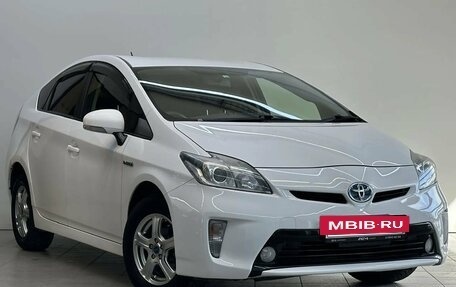 Toyota Prius, 2014 год, 1 295 000 рублей, 3 фотография