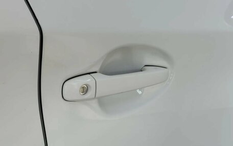 Toyota Prius, 2014 год, 1 295 000 рублей, 30 фотография