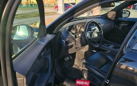 Jaguar F-Pace, 2016 год, 4 000 000 рублей, 10 фотография