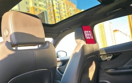 Jaguar F-Pace, 2016 год, 4 000 000 рублей, 8 фотография
