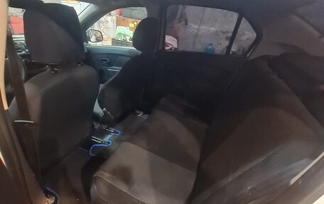 Renault Logan II, 2018 год, 450 000 рублей, 10 фотография