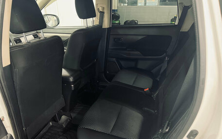 Mitsubishi Outlander III рестайлинг 3, 2016 год, 1 650 000 рублей, 5 фотография