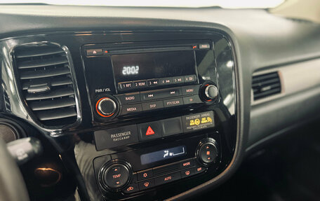 Mitsubishi Outlander III рестайлинг 3, 2016 год, 1 650 000 рублей, 13 фотография