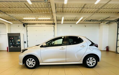 Toyota Yaris, 2021 год, 1 239 000 рублей, 3 фотография